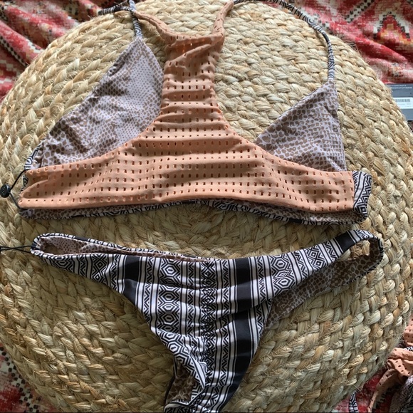Acacia Swimwear NWT Jaws Top Axel Bottom Polynesia - Picture 2 of 3